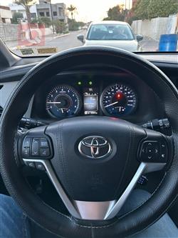 تويوتا سيينا